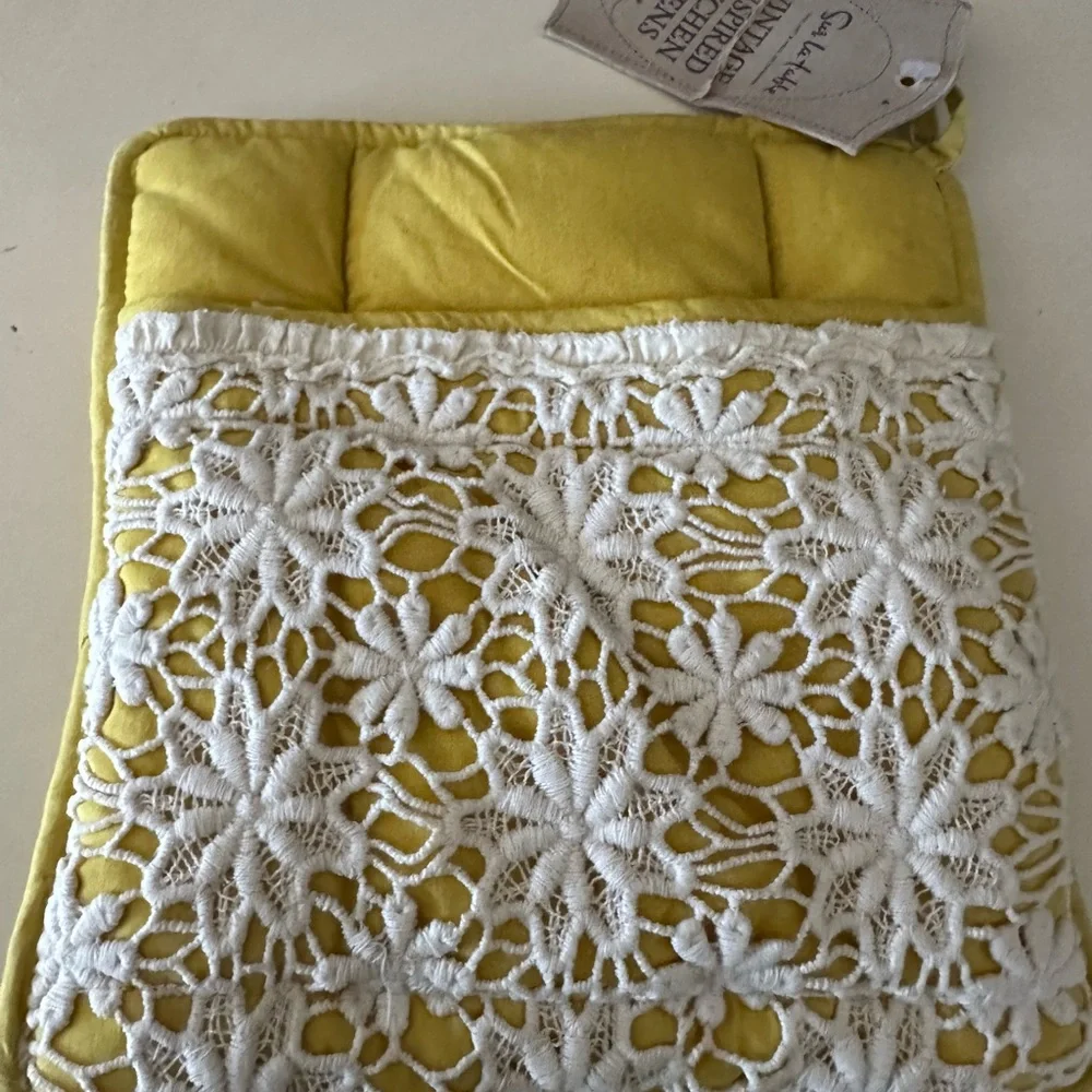 NWT Sur La Table Cotton Lace Applique Stripes Apron & Oven Mitt Set Yellow Retro